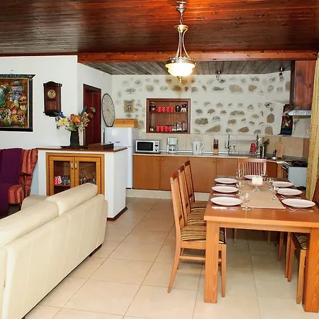 Будинок відпочинку Holiday Homes Kulina *